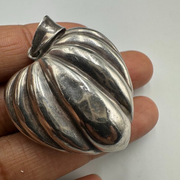 Sterling Silver Puffy Heart Pendant Ribbed Chunky Statement Signed NF 7 Grams - Picture 6 of 16